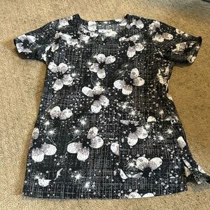 Nurse mates floral scrub top